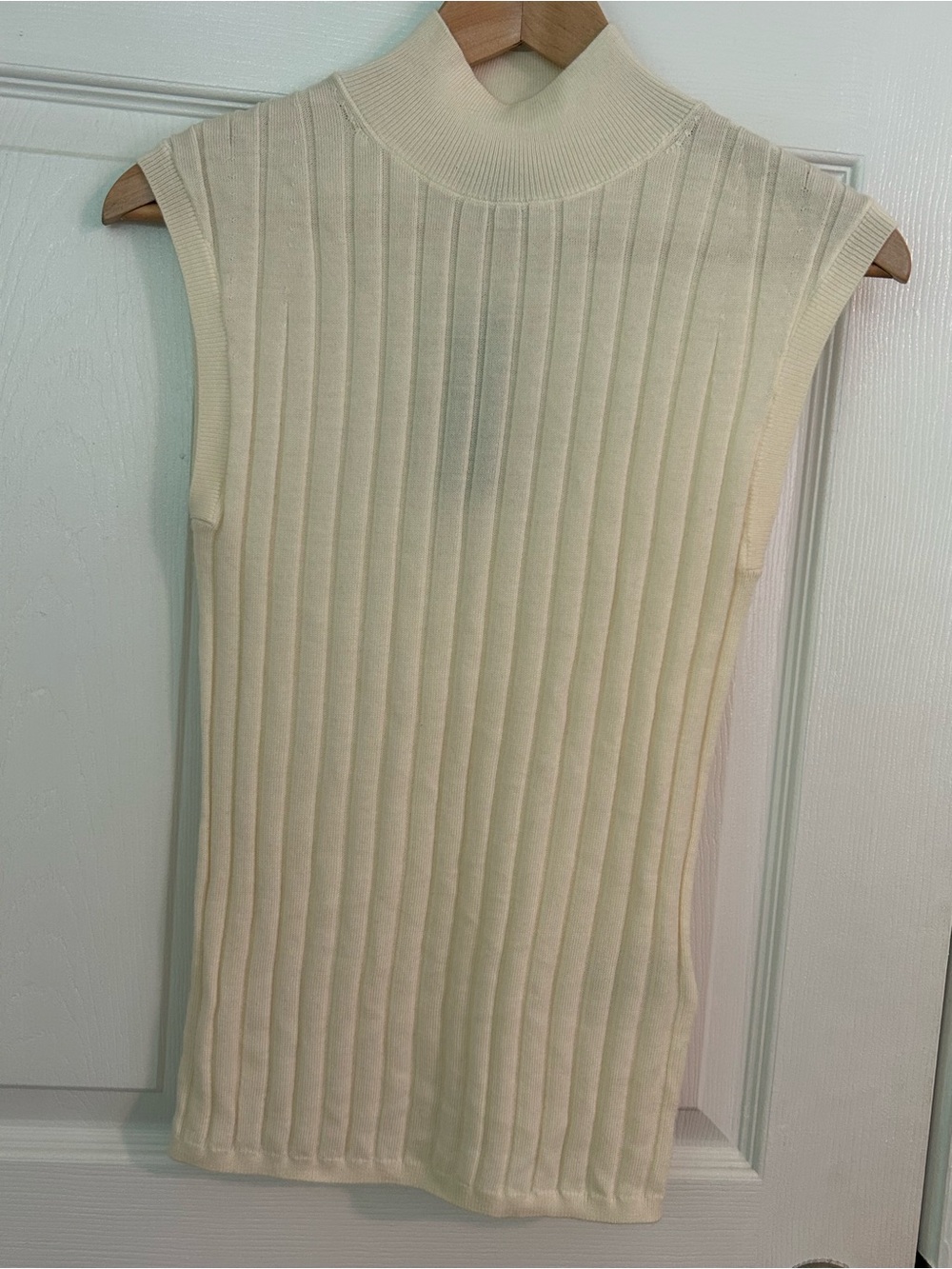NWT Banana Republic Franki Merino Wool Cream Sleeveless Ribbed Mock Neck Tank